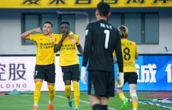 世界杯直播软件下载中心官网-11轮不败!青岛西海岸成“平局大师”,郑智或与黄博文“抢功”?|青岛市|联赛|上海申花足球俱乐部|中超联赛|山东泰山_新浪体育_新浪新闻